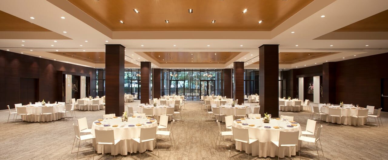 Hyatt-Regency-Pune-P086-EQIQ-Full-Hall-1