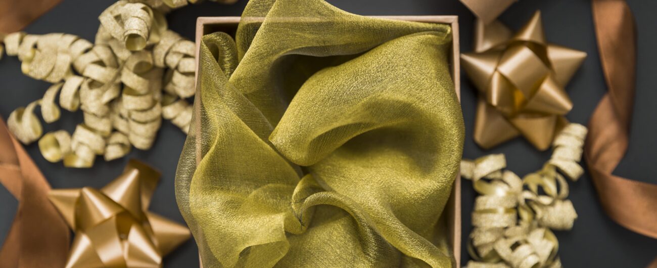 flat-lay-gift-wrapping-arrangement-min 2